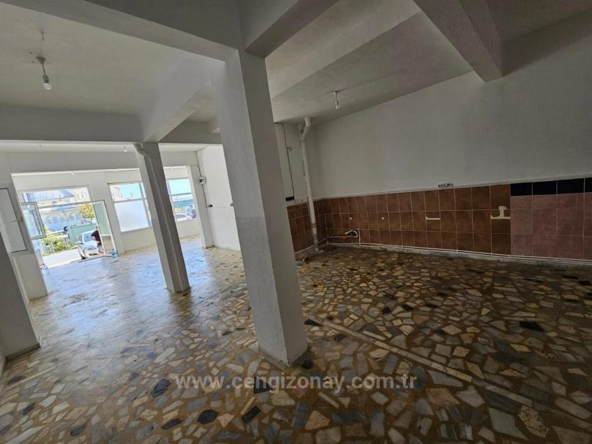 Komplettes Gebäude Zum Verkauf: 6 Einheiten Mit 3+1 Und 2 Einheiten Mit 210 M2 Arbeitsplätzen