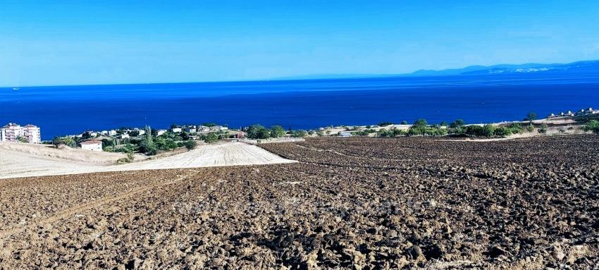 Schnäppchen-Coupon-Land Mit Vollem Meer- Und Naturblick Ist Im Vergleich Zu Seinen Vergleichsobjekten Sehr Erschwinglich