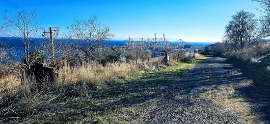 **eckgrundstück Geeignet Für 2 Luxusvillenprojekte Mit Uneingeschränktem Meer-, Natur- Und Stadtblick**