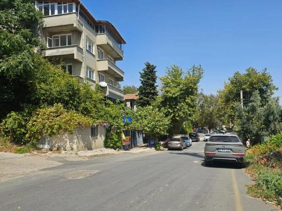Komplettes Gebäude Zum Verkauf: 6 Einheiten Mit 3+1 Und 2 Einheiten Mit 210 M2 Arbeitsplätzen