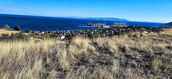 530 M² Großes Eckgrundstück Mit Fertiger Infrastruktur Und Herrlichem Meer- Und Naturblick.