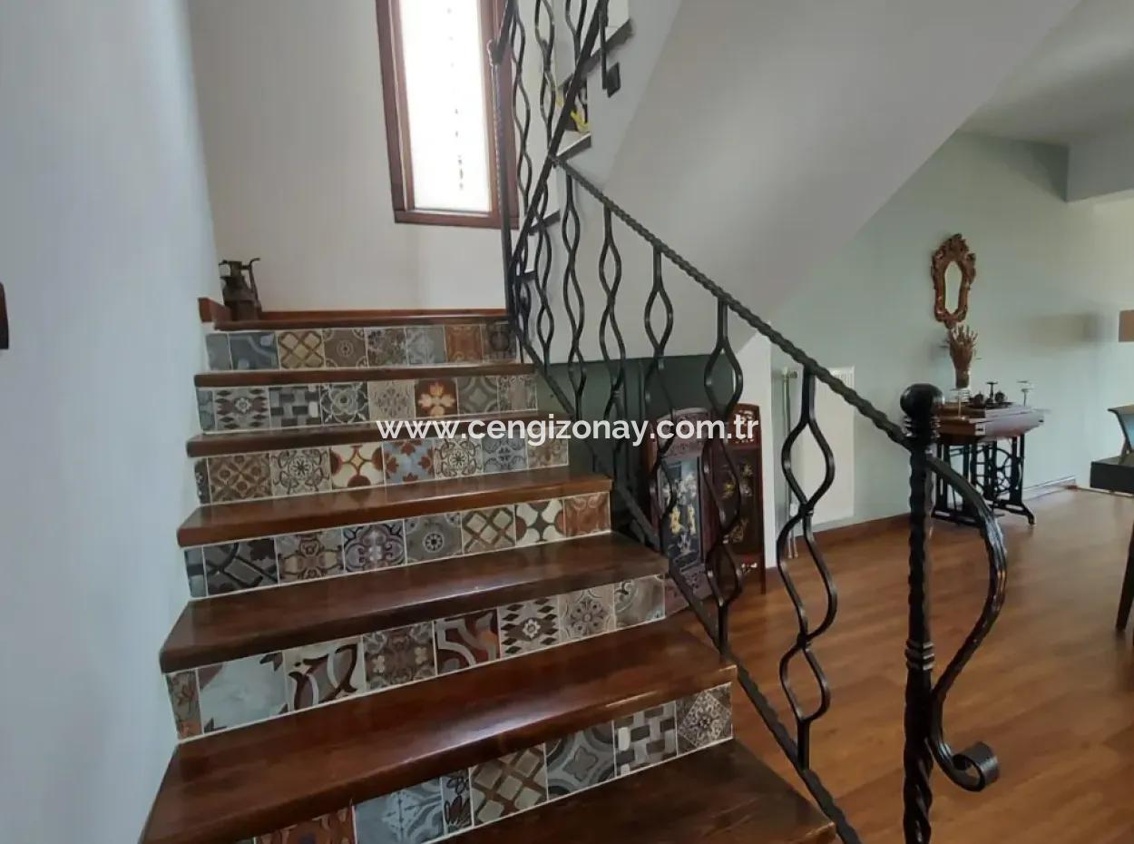 Luxuriöse Ultra-Villa Mit Tauschpool Und Tiefgarage