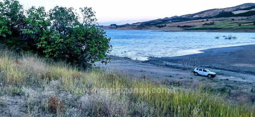 Detached Land With Title Deed Opportunity Facing Dam For Urgent Sale