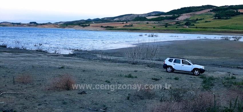 Detached Land With Title Deed Opportunity Facing Dam For Urgent Sale