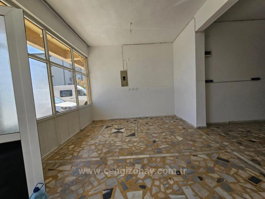 Complete Building For Sale: 6 Units Of 3+1 And 2 Units Of 210 M2 Workplaces