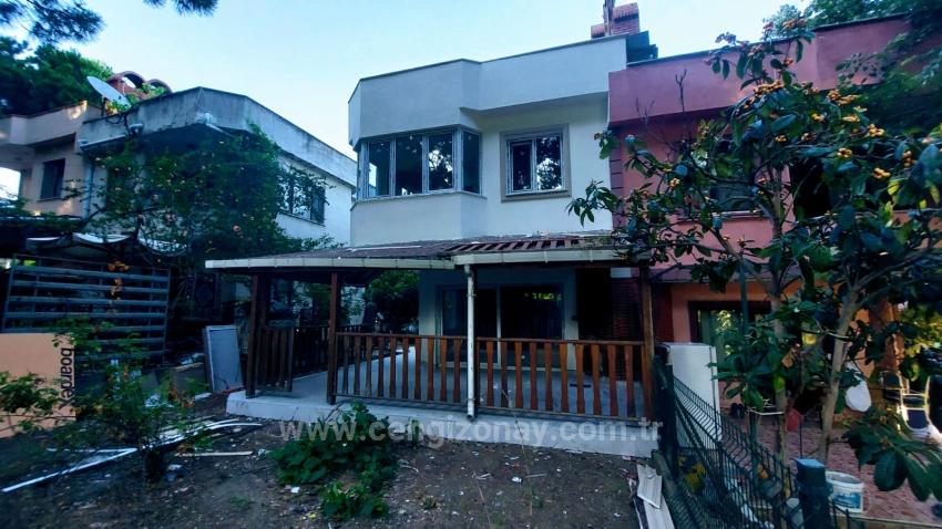 3+1 Bedroom Detached House For Sale in Değirmenaltı Nbh. Süleymanpaşa Eskicami - 220 m²