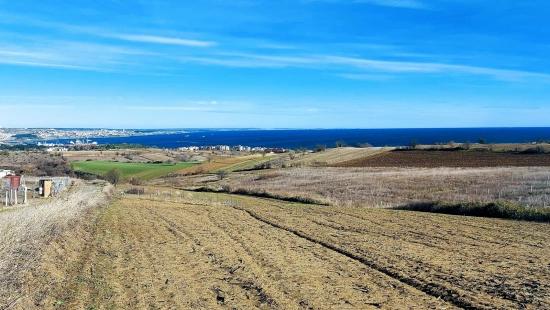 Bargain Plot Of Land With Full Sea, Nature And City Views, Zoned For 20% Two-story Construction.