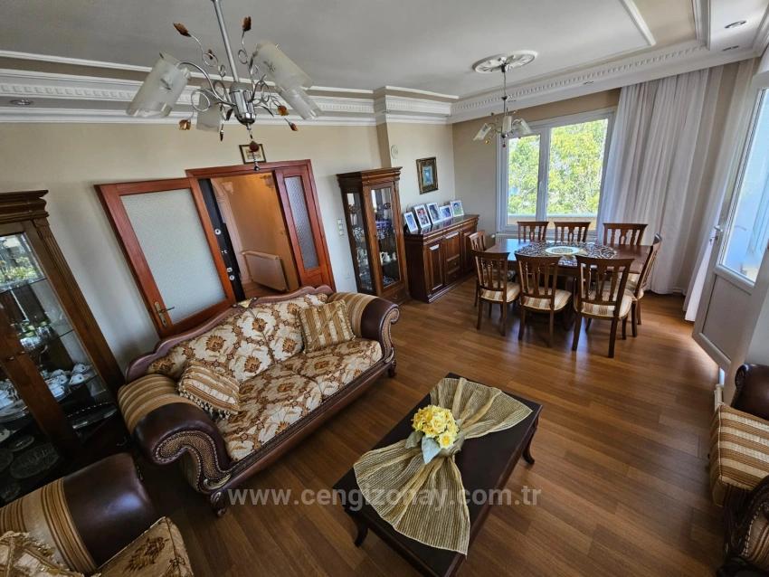 Продается Здание Целиком, 6 Квартир, 3+1, 2 Квартиры, 210 М2, Рабочее Место