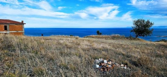 Земельный Участок С Великолепным Видом На Море И Природу, Очень Подходящий Для Строительства Частного Дома