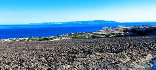 **Земельный Участок С Полным Видом На Море И Разрешением На Строительство (30%) Трехэтажного Здания В Районе Топагач, Текирдаг.**