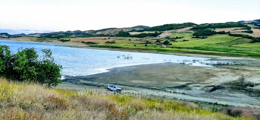 İhtiyaçtan Acil Satılık Baraj Cepheli Müstakil Tapulu Fırsat Tarla