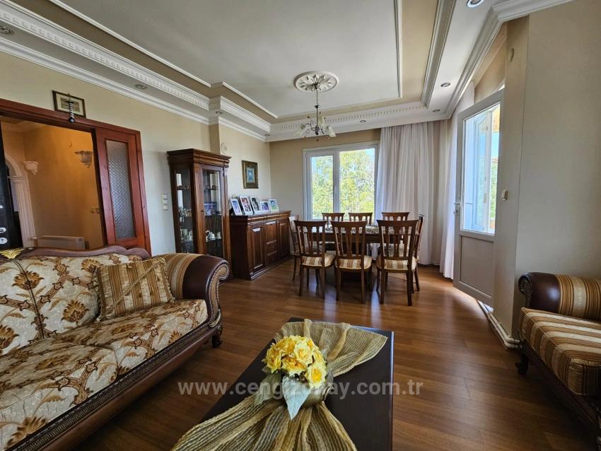 Komple Satılık Bina 6Adet 3+1 2 Adet 210 M2 İş Yeri