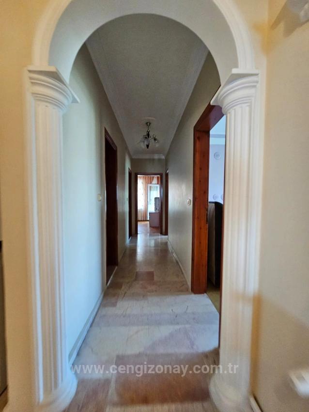 Komple Satılık Bina 6Adet 3+1 2 Adet 210 M2 İş Yeri