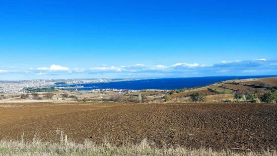 Tekirdağ Barbaros'ta Panoramik Deniz ve Şehir Manzaralı Arsa
