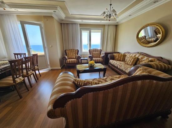 Komple Satılık Bina 6Adet 3+1 2 Adet 210 M2 İş Yeri