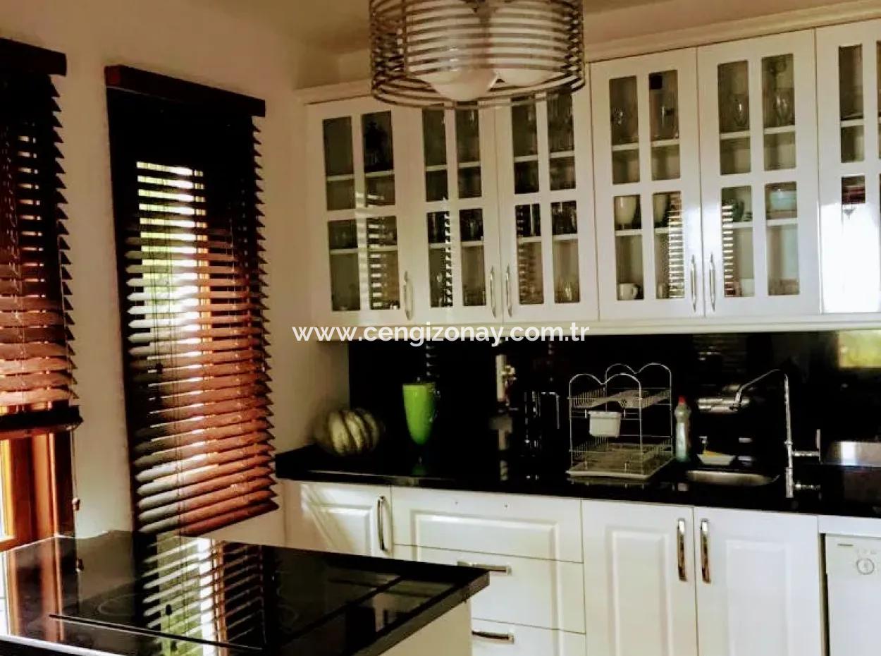 Takas+Nakit Havuzlu Kapalı Otaparklı Lüxs Ultra Villa