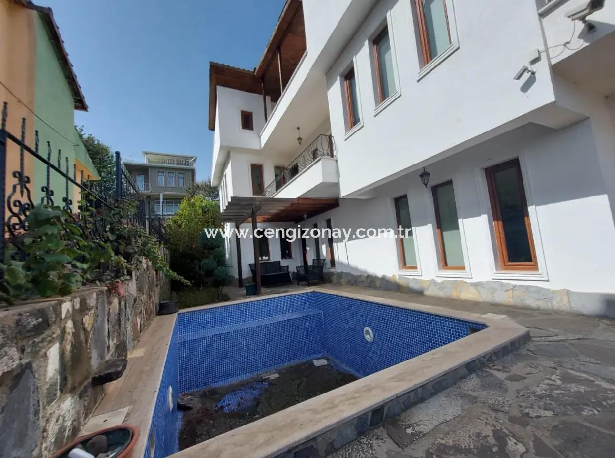 Takas+Nakit Havuzlu Kapalı Otaparklı Lüxs Ultra Villa